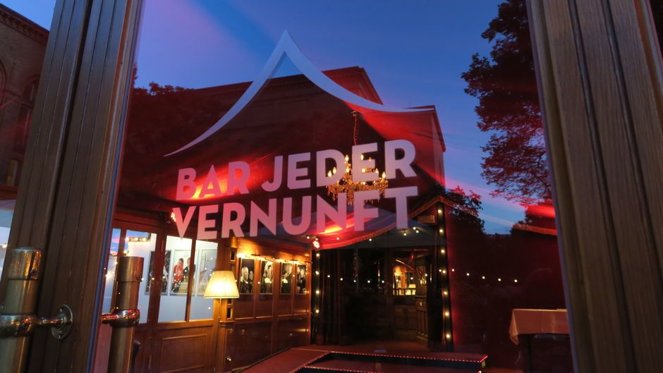 The BAR JEDER VERNUNFT | About us | Shows & Theater | Bar jeder